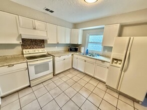3215 E Jean St in Tampa, FL - Building Photo - Building Photo