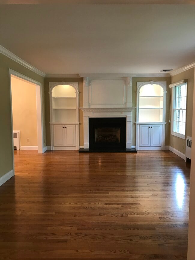 10 Rellim Dr in Glen Cove, NY - Building Photo - Building Photo