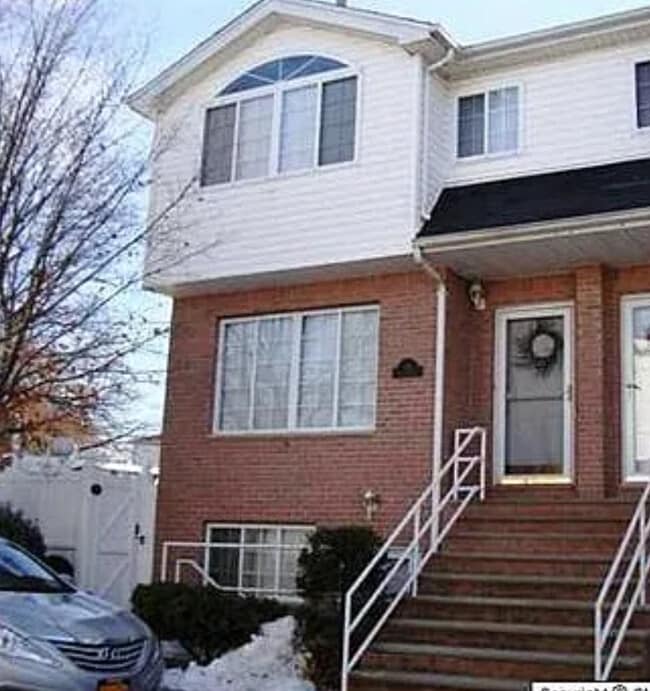 26 Iris Ct