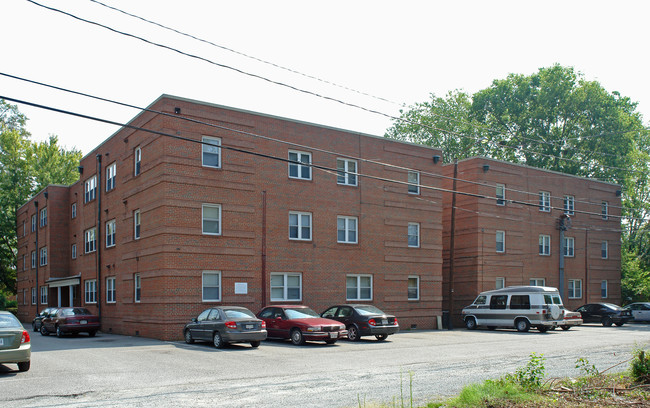 3425 Kensington Avenue in Richmond, VA - Foto de edificio - Building Photo