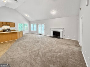 9108 S Sterling Lakes Dr in Covington, GA - Building Photo - Building Photo