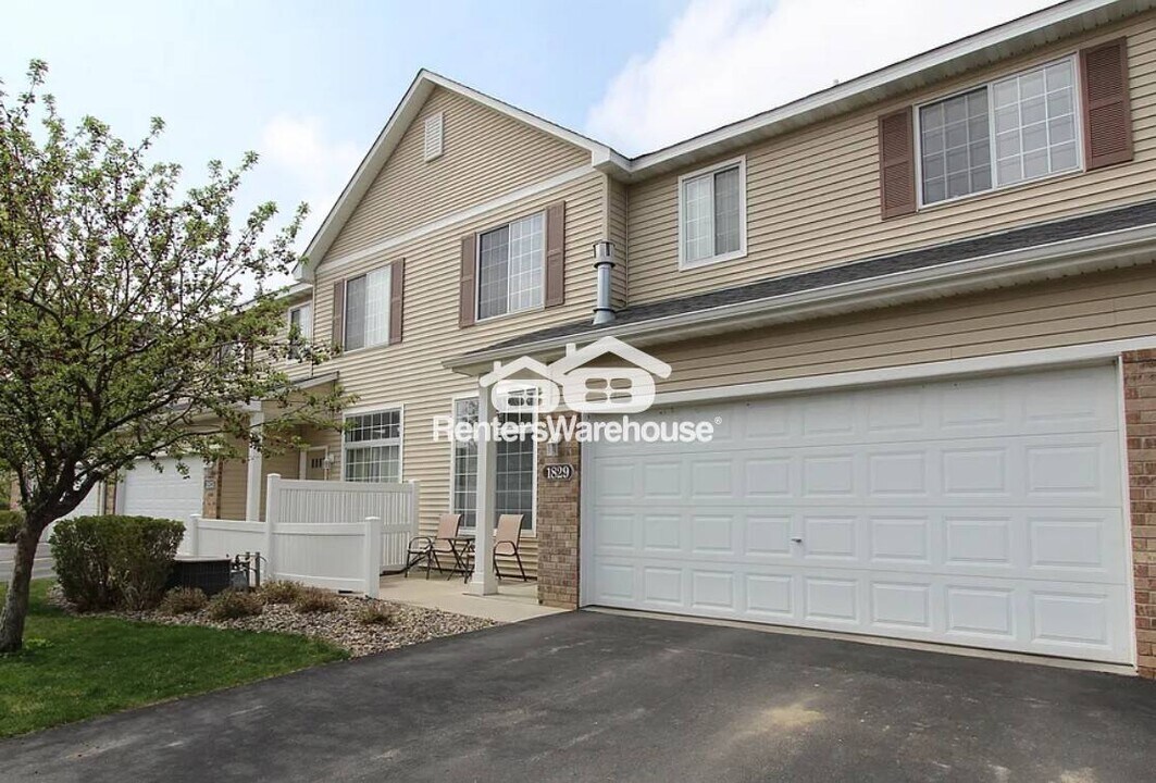 1829 Pintail Ave in Shakopee, MN - Building Photo