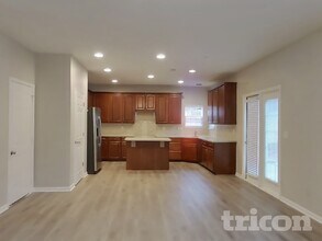 18 Rockridge Dr in Newnan, GA - Foto de edificio - Building Photo