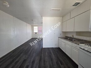 250 Juniper St in Barstow, CA - Building Photo - Building Photo