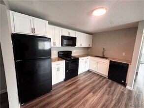 9049 Zito Dr in Niagara Falls, NY - Building Photo - Building Photo