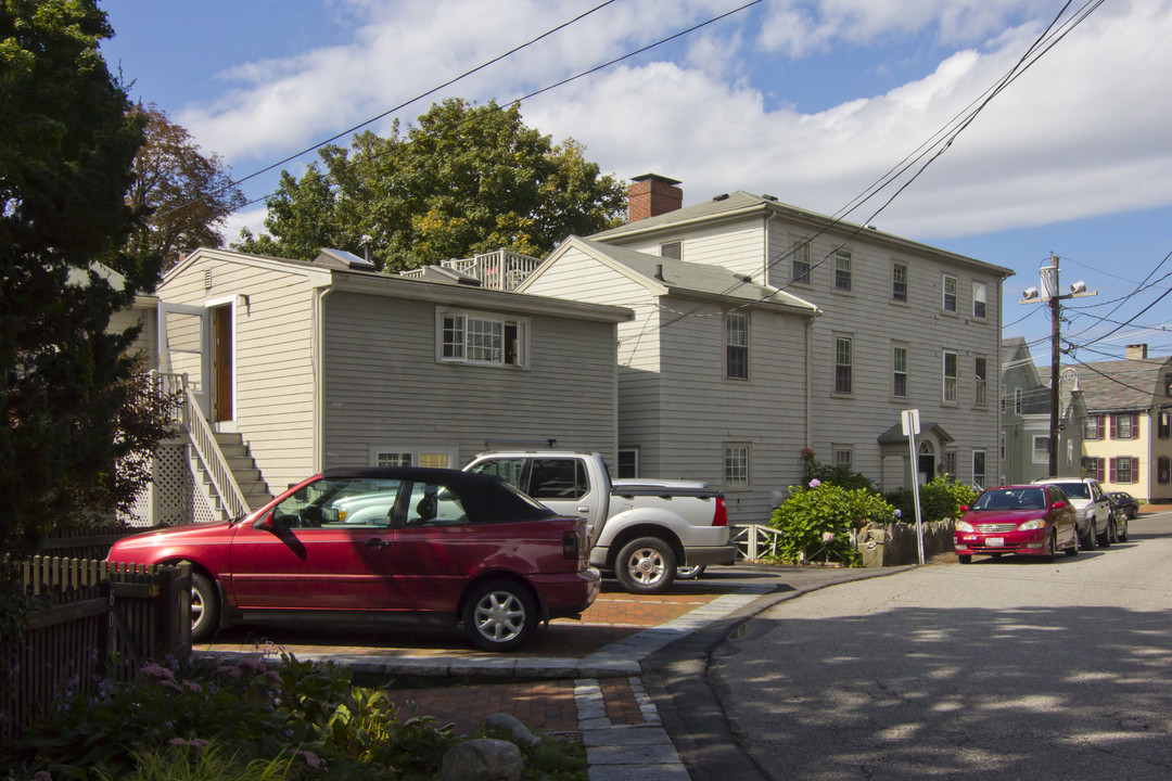 66 Lee St in Marblehead, MA - Building Photo