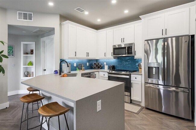 property at 2320 Gracy Farms Ln