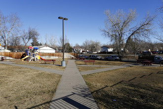 Waterview on the Parkway Apartments in Thornton, CO - Foto de edificio - Building Photo