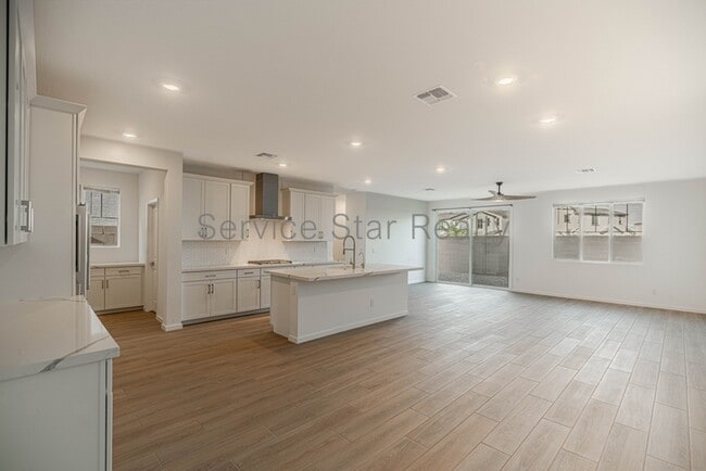 2432 W Maximo Wy in Phoenix, AZ - Building Photo - Building Photo