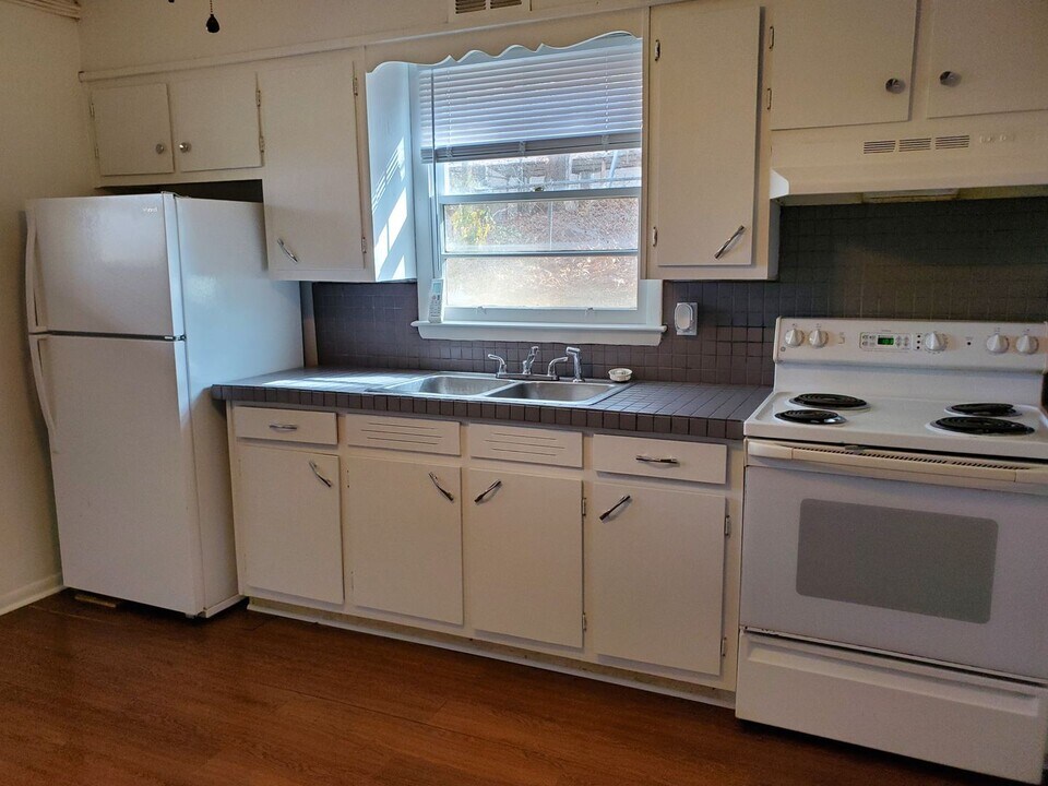 150 Joe Hale Dr in Johnson City, TN - Building Photo