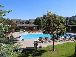 7440 S Blackhawk St in Englewood, CO - Building Photo - Building Photo