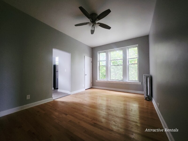 636 E 44th St in Chicago, IL - Building Photo