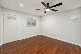 2928 E 12th St in Austin, TX - Building Photo - Building Photo