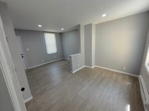 12 Cedar Aly in Phillipsburg, NJ - Foto de edificio - Building Photo