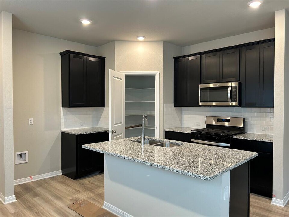 3620 Twin Glades Pass in Buda, TX - Building Photo