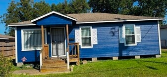 9413 Merle St in Houston, TX - Building Photo