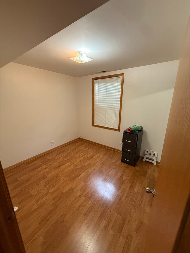 6119 W Giddings St, Unit Duplex 2 in Chicago, IL - Foto de edificio - Building Photo