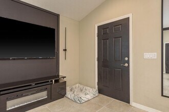 6405 Autumn Woods Way in Sarasota, FL - Building Photo - Building Photo