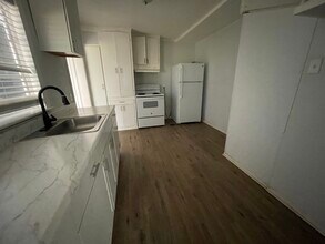 1722 Dixie Dr in Jackson, MS - Building Photo - Building Photo