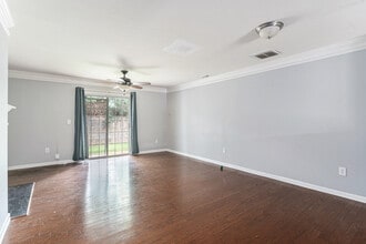 703 Crestwell Cir SW in Atlanta, GA - Building Photo - Building Photo