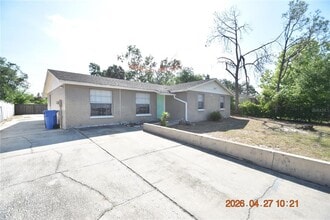 3667 Sugarcreek Dr in Tampa, FL - Building Photo - Building Photo