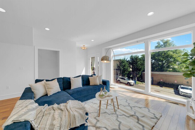 8713 Churchill Rd in North Bergen, NJ - Building Photo - Building Photo