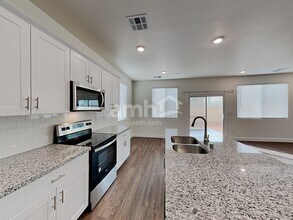 78 Miners Reserve Ln in Henderson, NV - Building Photo - Building Photo