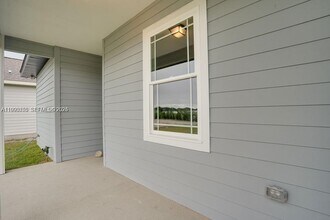 24722 SW 21st Ln in Newberry, FL - Building Photo - Building Photo