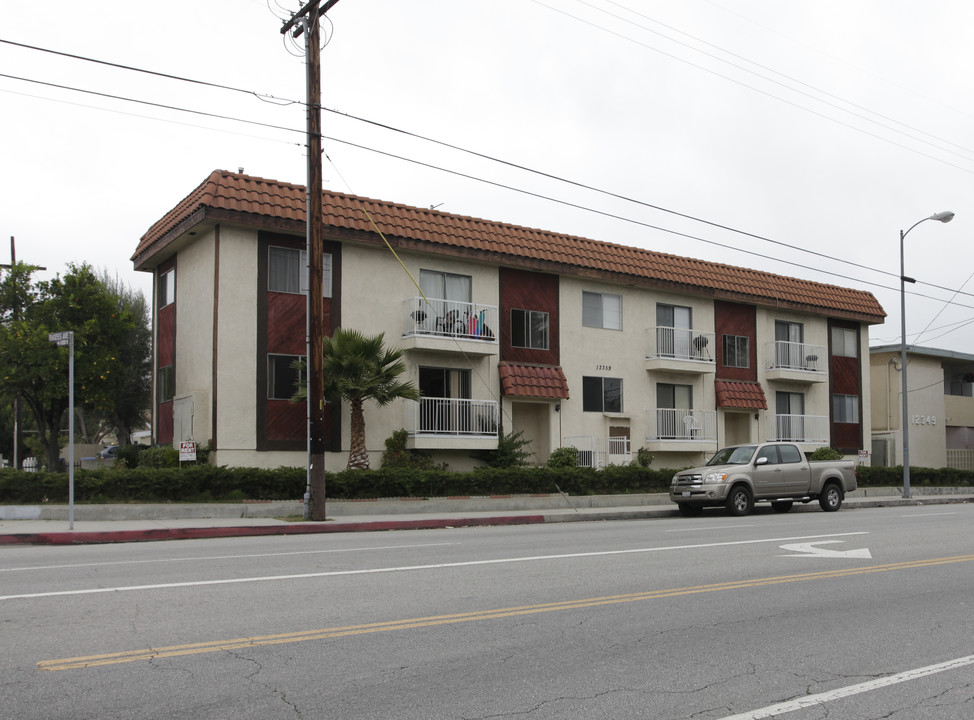 12359 Oxnard St in North Hollywood, CA - Building Photo