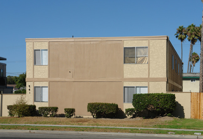 541 W Channel Islands Blvd in Oxnard, CA - Building Photo - Building Photo