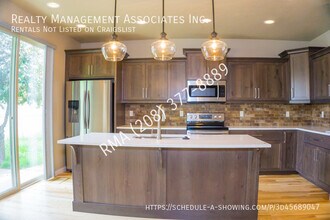 5050 N Cortona Way in Meridian, ID - Building Photo - Building Photo