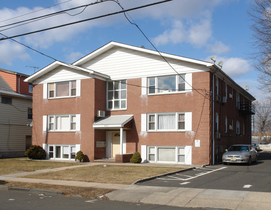 953 Grove St in Elizabeth, NJ - Building Photo