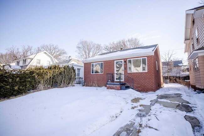 1730 Wyndhurst Rd in Toledo, OH - Building Photo - Building Photo