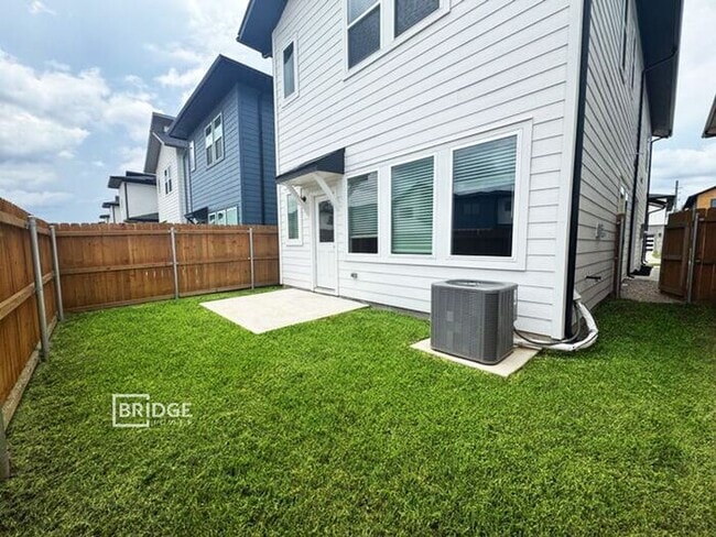 33150 Oak Hts Pl in Magnolia, TX - Building Photo - Building Photo