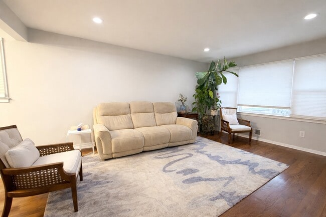 2775 Morris Ave, Unit 1