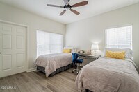 600 Grove Pky photo'