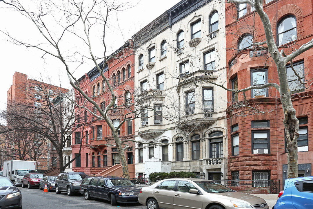 51 W 88th St in New York, NY - Building Photo