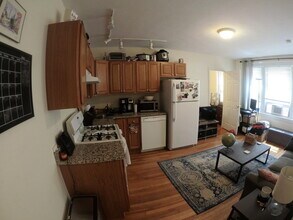1620 Commonwealth Ave, Unit 11 in Boston, MA - Building Photo - Building Photo