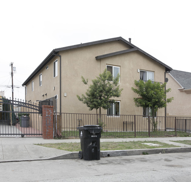 6639 Troost Ave in North Hollywood, CA - Building Photo - Building Photo