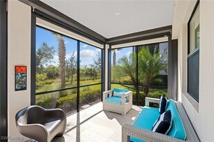 1626 Oceania Dr S in Naples, FL - Building Photo