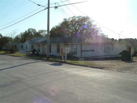 810 Central Ave in Bowie, TX - Building Photo