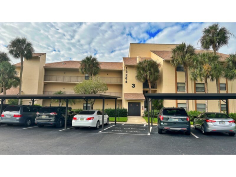 13264 White Marsh Ln in Ft. Myers, FL - Building Photo