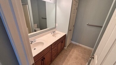 785 Oak Leaf Ln in Harrisburg, PA - Building Photo - Building Photo