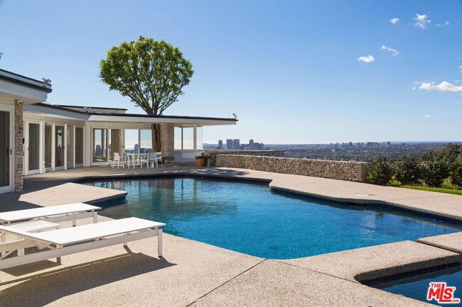 property at 1174 N Hillcrest Rd
