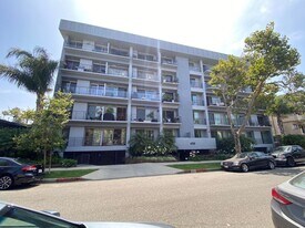 450 S Maple Dr in Beverly Hills, CA - Building Photo