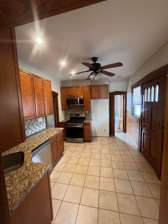195 Merselis Ave in Clifton, NJ - Building Photo - Building Photo
