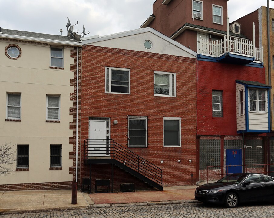 311-313 N Front St in Philadelphia, PA - Foto de edificio