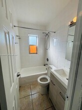 1991 NW 56th St-Unit -D in Miami, FL - Building Photo - Building Photo