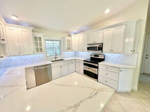 1306 28th Ave N in Naples, FL - Building Photo - Building Photo