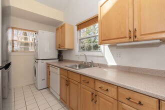 57 Knollcrest Rd in New Fairfield, CT - Building Photo - Building Photo